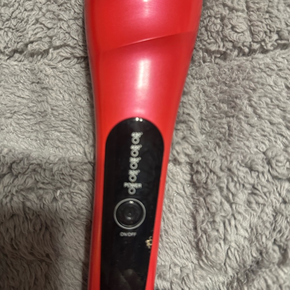 Red Hair Styling Tool